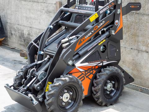 CAST SSQ11 Worky Quad gépek professzionális felhasználásra, 2 év garancia, készletről CAST SSQ11 Worky Quad gépek professzionális felhasználásra, 2 év garancia, készletről