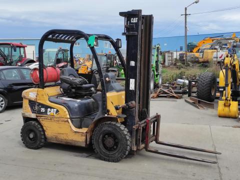 Caterpillar GP25N gázos targonca Caterpillar GP25N gázos targonca