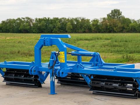 Aprító henger (4 m), függesztett, hidraulikus csukással