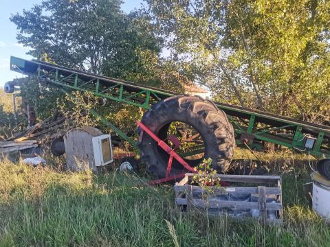 Szállítószalag eladó – 10 méteres, jó állapotban Szállítószalag eladó – 10 méteres, jó állapotban