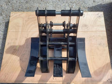 Új rönkfogó adapter árokásó géphez Új rönkfogó adapter árokásó géphez