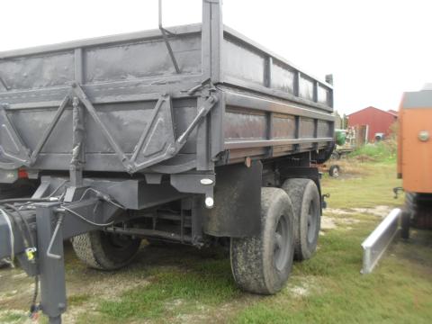 BSS tandem pótkocsi eladó felújított állapotban, 18 tonnás, 2 oldalra billenős BSS tandem pótkocsi eladó felújított állapotban, 18 tonnás, 2 oldalra billenős