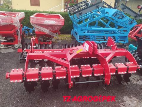 Strumyk Tiger Junior-2, 5 m függesztett rövidtárcsa, ékgyűrűs hengerrel Strumyk Tiger Junior-2, 5 m függesztett rövidtárcsa, ékgyűrűs hengerrel