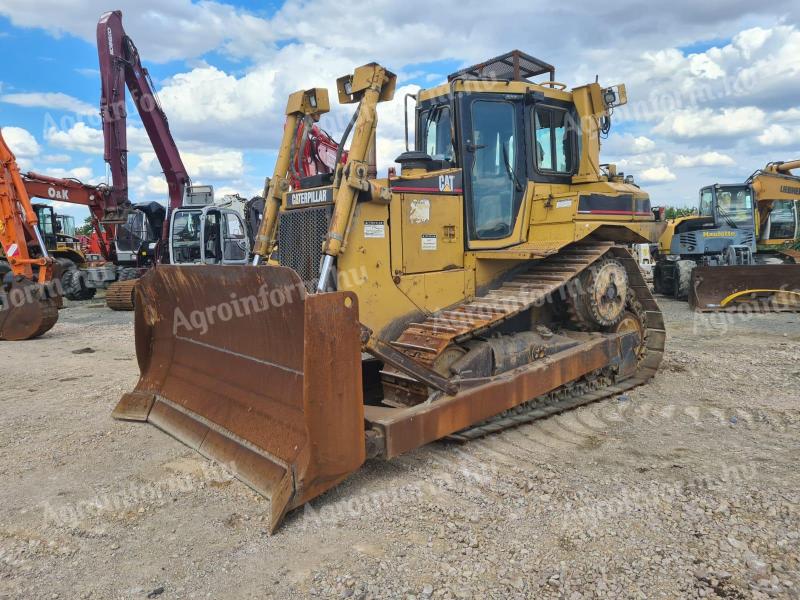 Caterpillar D6R III dózer