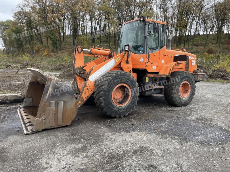 Doosan DL250 homlokrakodó