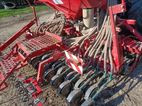 Vogel Noot Masterdrill A 300 + Arterra MS 300 forgóboronás vetőkombináció Vogel Noot Masterdrill A 300 + Arterra MS 300 forgóboronás vetőkombináció