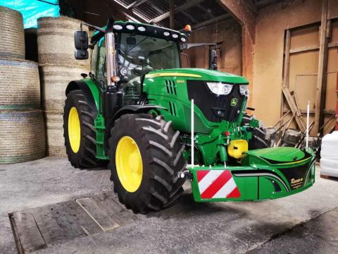 TRACTORBUMPER - Ráfutás elleni védelem mellső függesztésre TRACTORBUMPER - Ráfutás elleni védelem mellső függesztésre