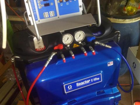 Eladó egy új GRACO E 10 hp purhabszóró bemutatógép Eladó egy új GRACO E 10 hp purhabszóró bemutatógép