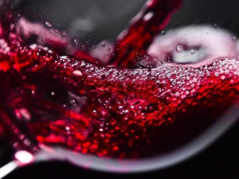 Eladó szekszárdi Syrah (Shiraz) vörösbor Eladó szekszárdi Syrah (Shiraz) vörösbor