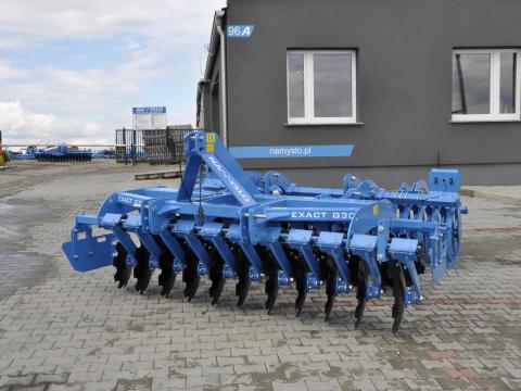 Eladó új,  nagy térállású 3 méteres rövidtárcsa kezelésmentes csapágyakkal Eladó új,  nagy térállású 3 méteres rövidtárcsa kezelésmentes csapágyakkal