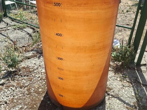 Úszófedeles tartály, pumpás, 500 l