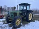 John Deere 2140