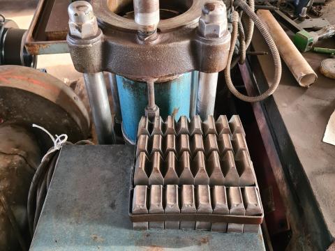 H25 hidraulikus tömlőprés H25 hidraulikus tömlőprés