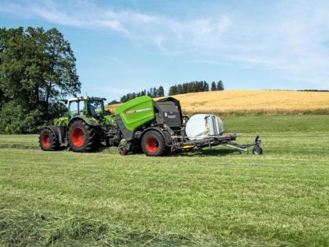 Fendt Rotana 130 F fixkamrás hengeres bálázó Fendt Rotana 130 F fixkamrás hengeres bálázó