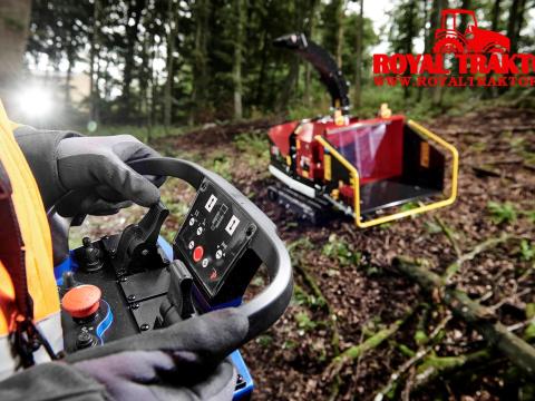 Linddana TP 215 DIESEL motoros hernyótalpas ágdaráló távirányítású vezérléssel Linddana TP 215 DIESEL motoros hernyótalpas ágdaráló távirányítású vezérléssel