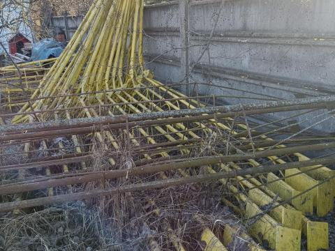 Eladó bontott csarnok tetőszerkezet Eladó bontott csarnok tetőszerkezet