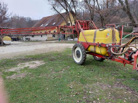 Szántóföldi permetező eladó Szántóföldi permetező eladó