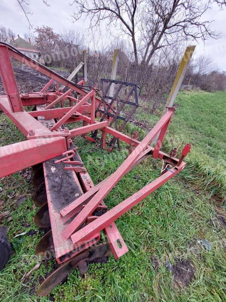 IH 4,2 tárcsa után nehéz borona hátsó húzó