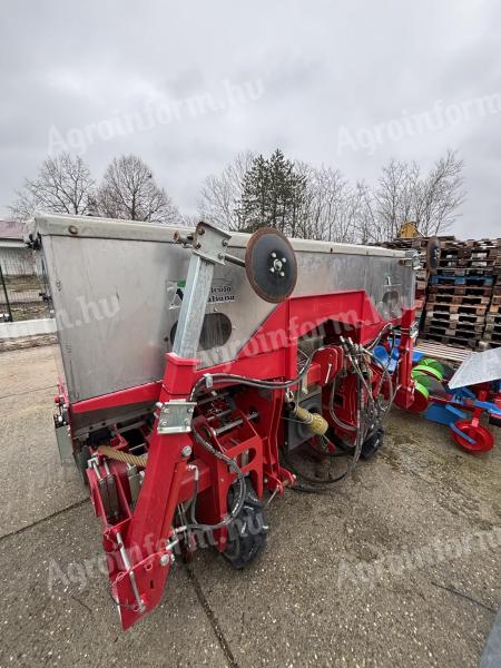 Agricola Italiana 6 soros kukorica szemenkénti vetőgép eladó