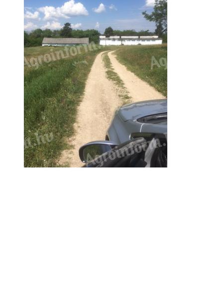 Eladó 21.493 m2 területű volt baromfi-telephely