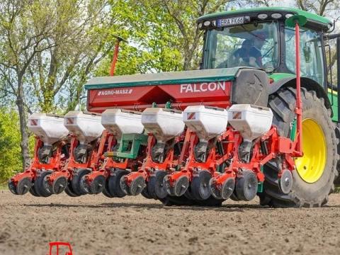 AGRO-MASZ FALCON 6 SOROS SZEMENKÉNTI VETŐGÉP AGRO-MASZ FALCON 6 SOROS SZEMENKÉNTI VETŐGÉP