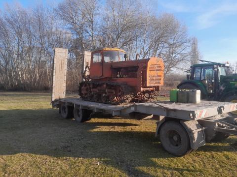 Bontott dt 75 Bontott dt 75