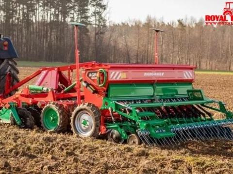 Agro-Masz SR 400 gabonavetőgép Agro-Masz SR 400 gabonavetőgép