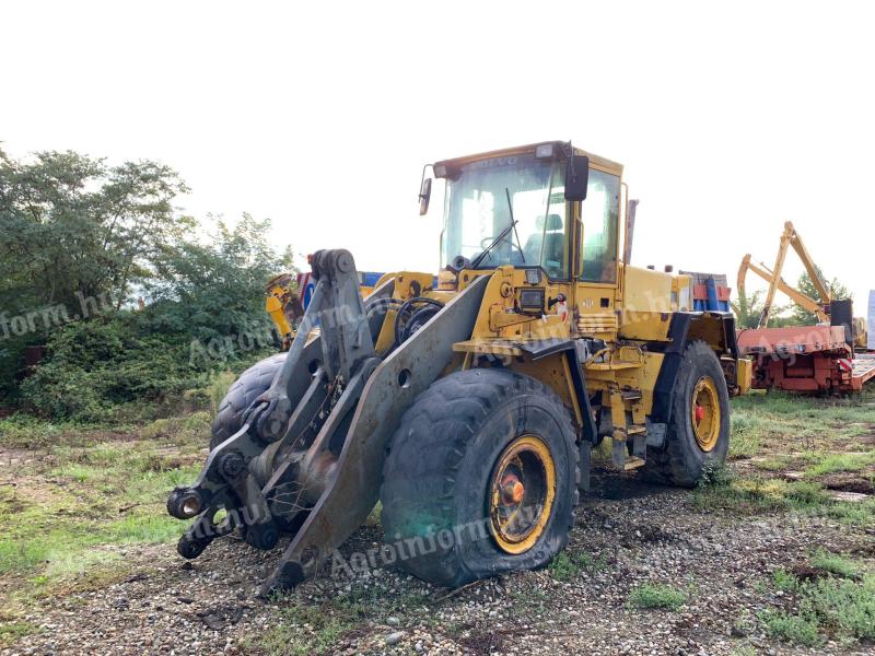 VOLVO L120C homlokrakodó