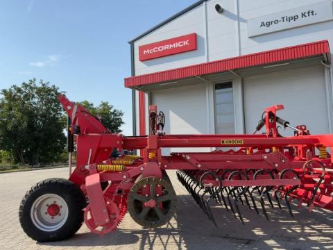 Knoche Terra 450 vontatott magágykészítő kompaktor,  germinátor,  kombinátor eladó