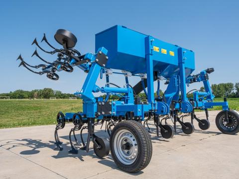 Kultivátor 6 soros,  GASPARDO adagolóval Kultivátor 6 soros,  GASPARDO adagolóval