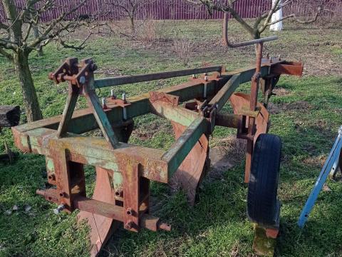 Háromfejű eke IH ekefej Háromfejű eke IH ekefej