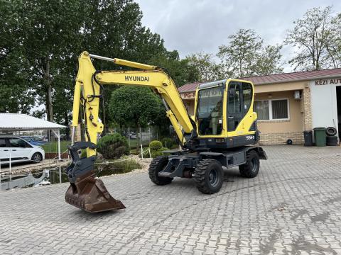 Hyundai Robex 55W-9 gumikerekes kotró klímával Hyundai Robex 55W-9 gumikerekes kotró klímával