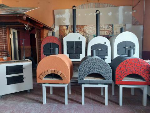 Pizzakemence fatűzelése Pizzakemence fatűzelése