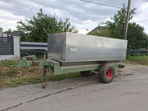 Szüretelőkocsi inox 4000 l