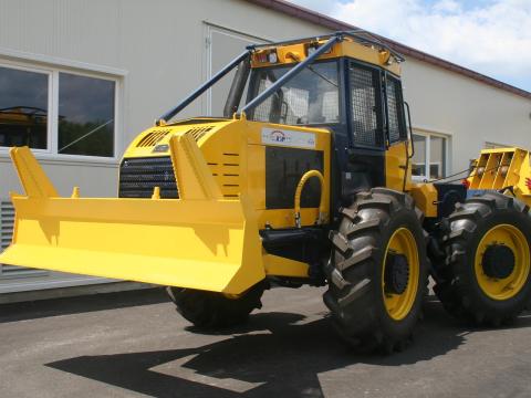 HITTNER EcoTrac 55V erdészeti közelítő rönkvonszoló traktor HITTNER EcoTrac 55V erdészeti közelítő rönkvonszoló traktor
