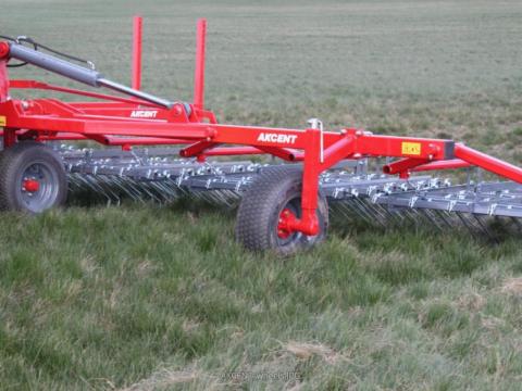 UNIA AKCENT Függesztett gyomfésű