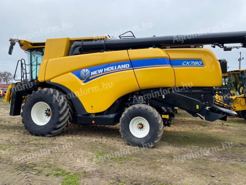 NEW HOLLAND CX 7.80 gabonakombájn - ÚJ,  GYÁRI GARANCIÁVAL! KÉSZLETRŐL