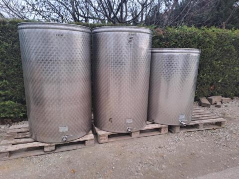 Úszófedeles tartály, pumpás kivitel, 1000 l Úszófedeles tartály, pumpás kivitel, 1000 l