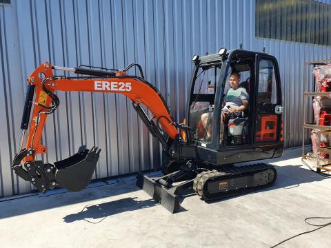 Everun ERE25 forgó kotró Kubota motorral Everun ERE25 forgó kotró Kubota motorral