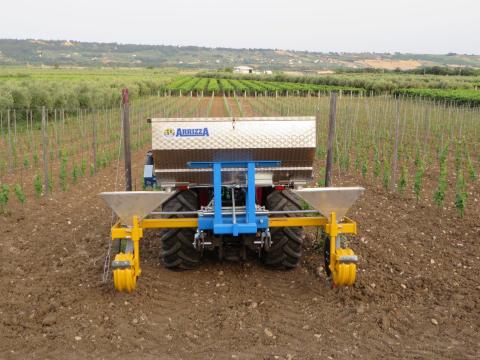 ARRIZZA INTERRATORE mélyműtrágyázó AÖP + 2 pont ARRIZZA INTERRATORE mélyműtrágyázó AÖP + 2 pont