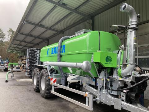 Bauer Poly 191+ poliészter tartálykocsi