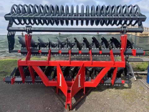 Janpol Medium rövidtárcsa 3,0 m, 560 mm tárcsaátmérő, ékgyűrűs 500 henger, 90-110 LE