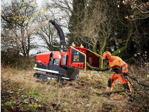 Linddana TP 175 ELEKTROMOS hernyótalpas ágdaráló távirányítású vezérléssel Linddana TP 175 ELEKTROMOS hernyótalpas ágdaráló távirányítású vezérléssel