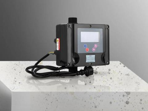 Átfolyásos frekvenciaváltó víz hűtéses Átfolyásos frekvenciaváltó víz hűtéses