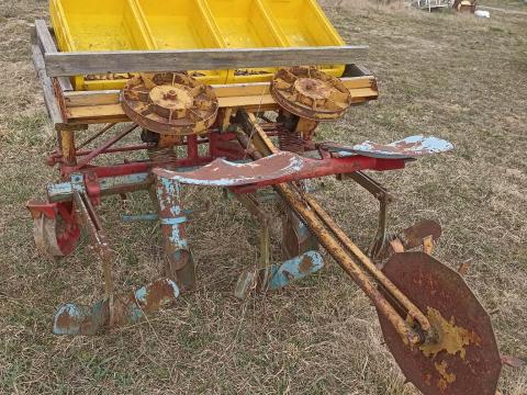 Burgonya ültető Burgonya ültető