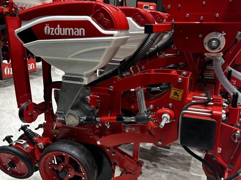 6 soros Özduman HVMD szemenkénti vetőgép I tárcsás 6 soros Özduman HVMD szemenkénti vetőgép I tárcsás