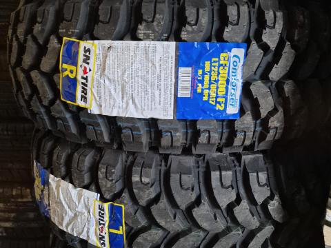 235/65R17 Comforser M/T 4X4 Új TEREP Gumi Fehér feliratos 235/65R17 Comforser M/T 4X4 Új TEREP Gumi Fehér feliratos