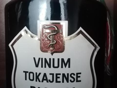 VINUM TOKAJENSE PASSUM 5 puttonyos aszú évjárat: 1990- eladó VINUM TOKAJENSE PASSUM 5 puttonyos aszú évjárat: 1990- eladó