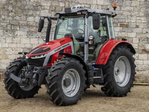 MASSEY FERGUSON 5711M ESSENTIAL TRAKTOR MASSEY FERGUSON 5711M ESSENTIAL TRAKTOR