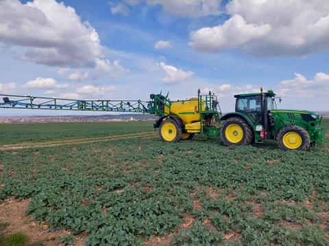 John Deere 840 ISOBUS permetező eladó John Deere 840 ISOBUS permetező eladó